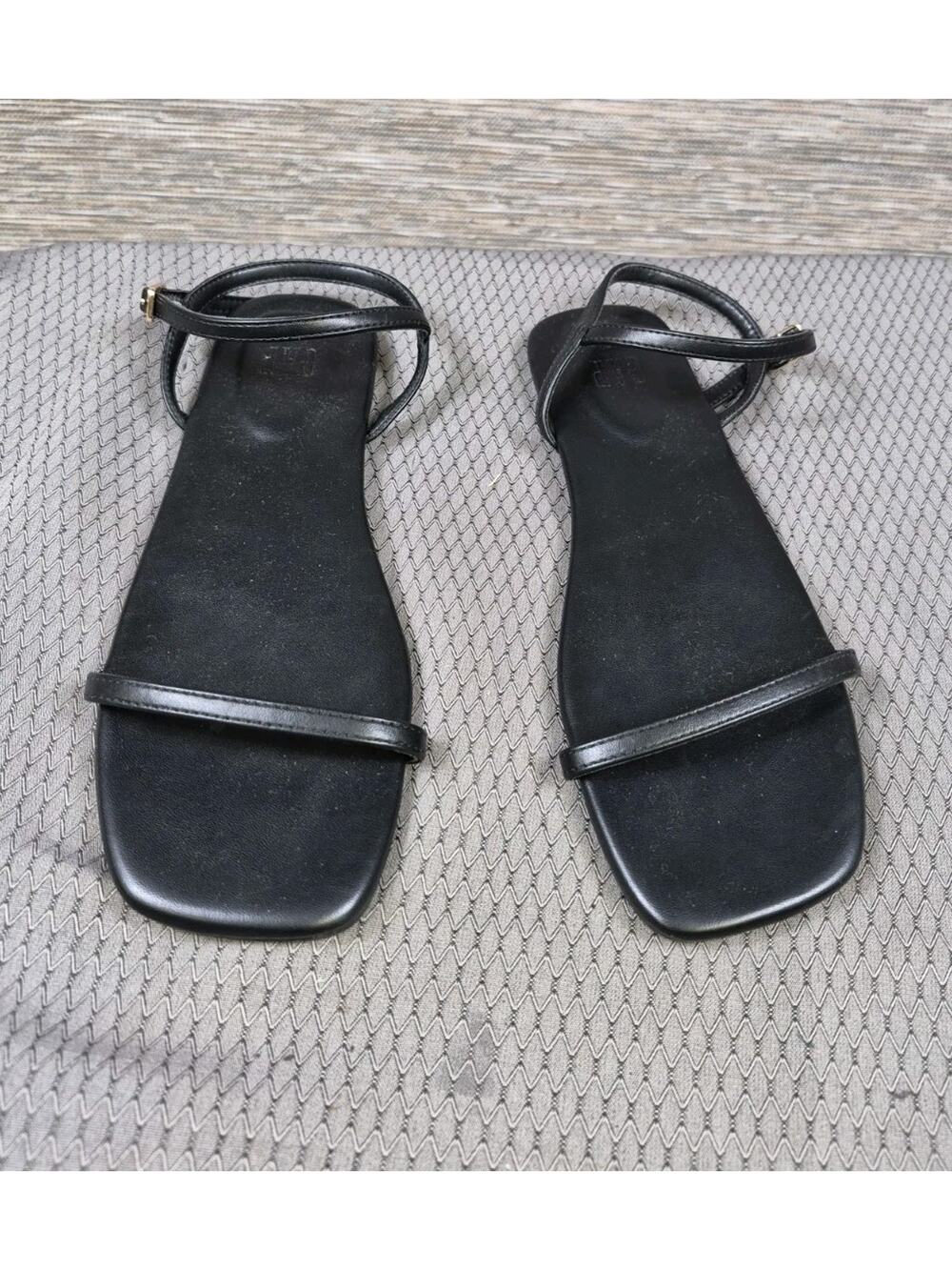 GAP Vegan-Leather Strappy Sandals Women’s Size 7 Black Buckle Strap